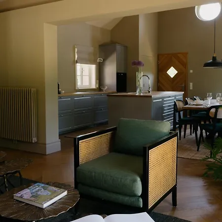 Design & Pool In Famous Wine Region Schlieb