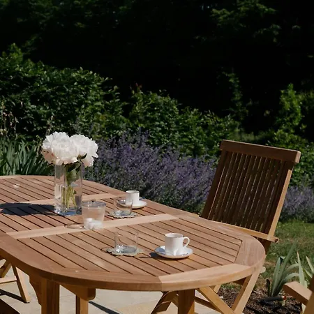 Design & Pool In Famous Wine Region