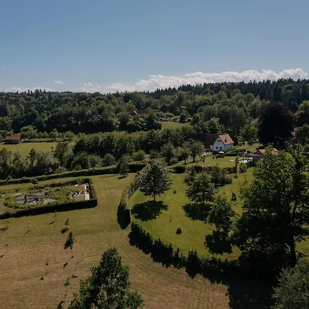 Design & Pool In Famous Wine Region Schlieb
