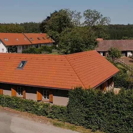 Design & Pool In Famous Wine Region Chalet Schlieb